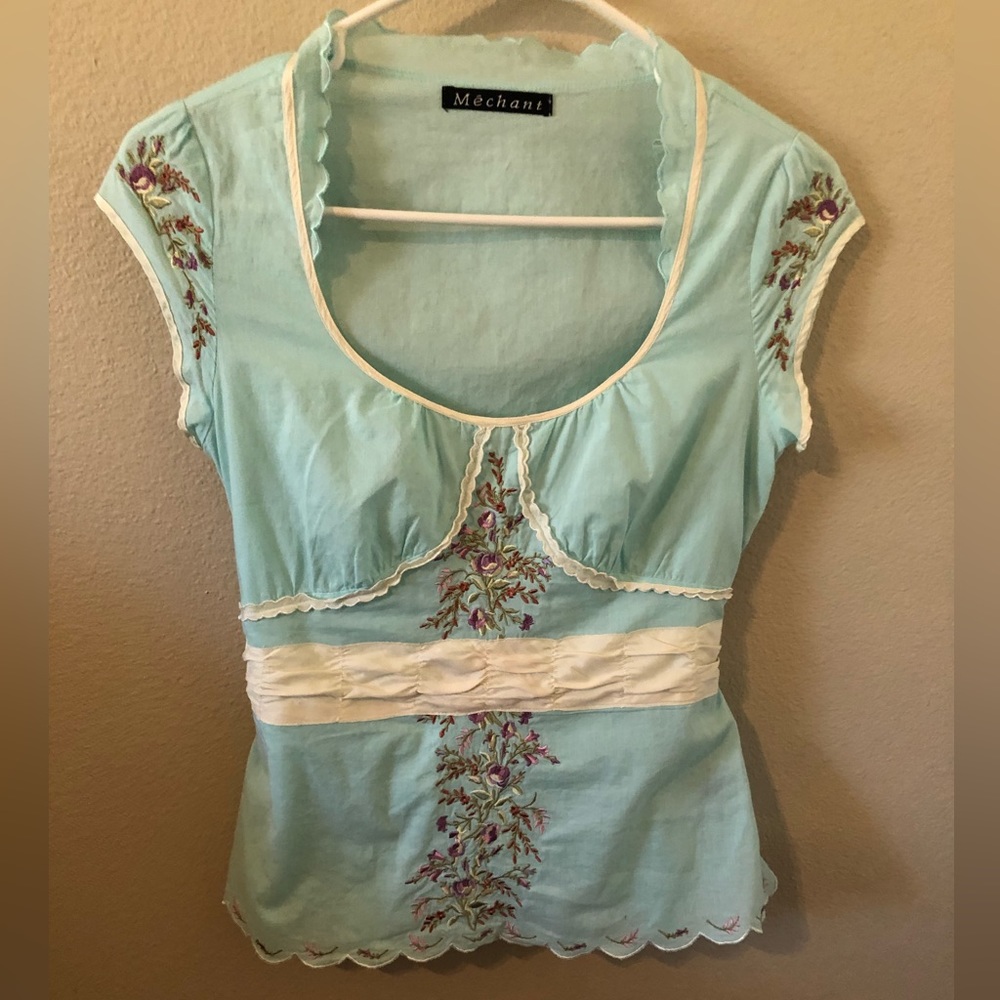 Mechant Cap Sleeves Vintage 70’s style Top Boho embroidered flowers Anthro
